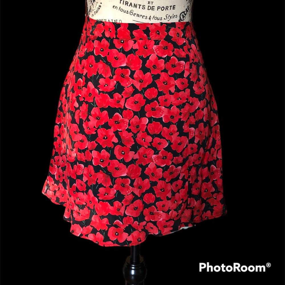 Zara Accessories Black with Poppies Ruffled Skirt Size Small